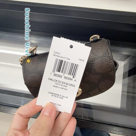 NWT Coach Turnlock Card Case In Blocked Signature Canvas CZ474 Gold/Walnut/Tan - Picture 2 of 5